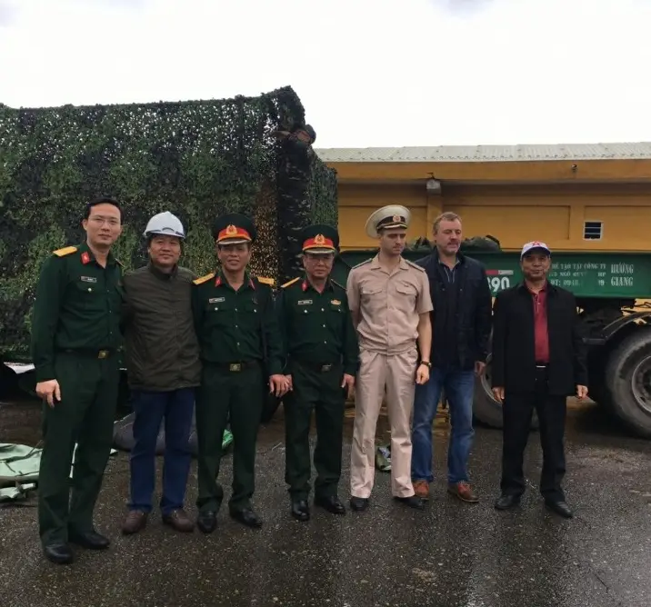 Vận chuyển lô hàng của Bộ Quốc phòng sang Lào